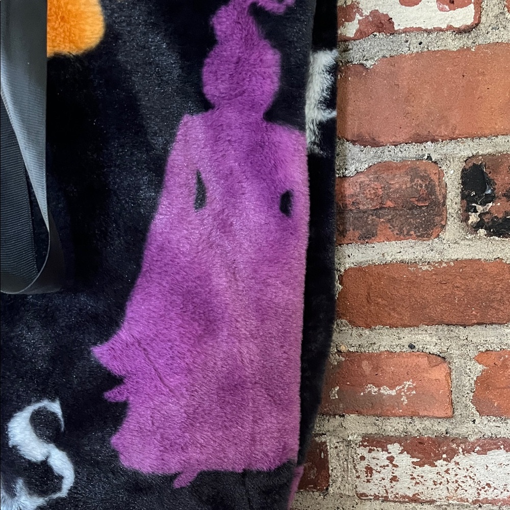 Black and Orange Hocus Pocus blanket - Picture 2 of 7